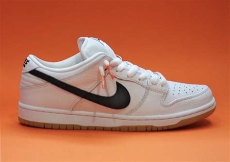 sb dunk low orange label